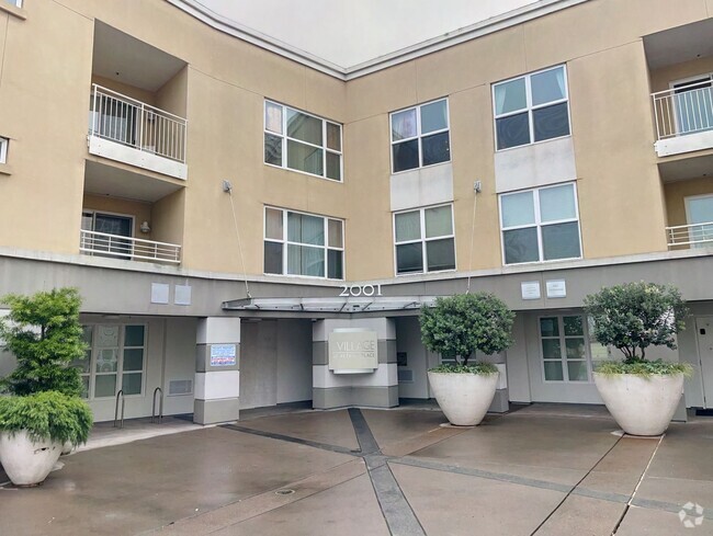 Building Photo - Upgraded Top Floor 2 Bed, 2 Bath NOPA Cond... Rental