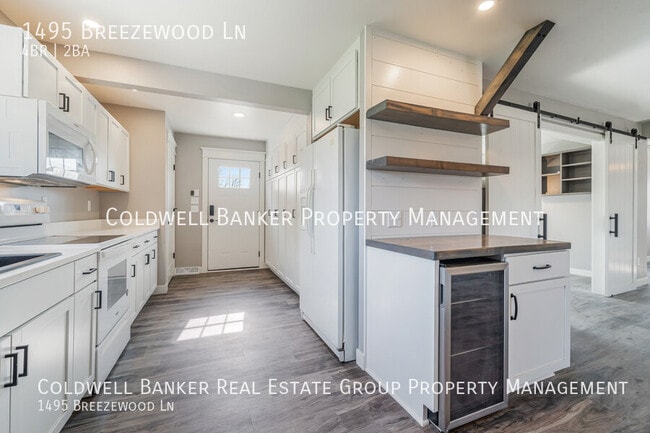 1495 Breezewood Ln