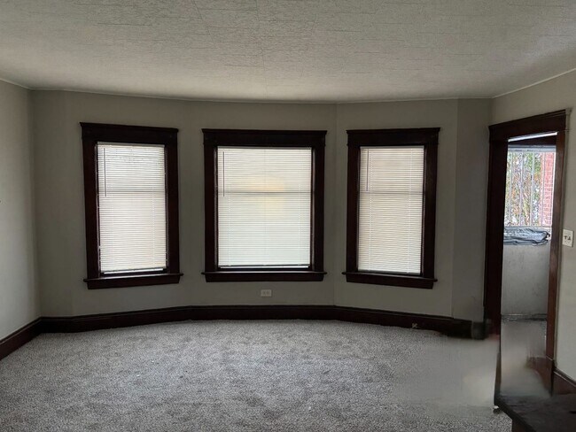 Photo - 1104 E 143rd St Unidad DN - 1104