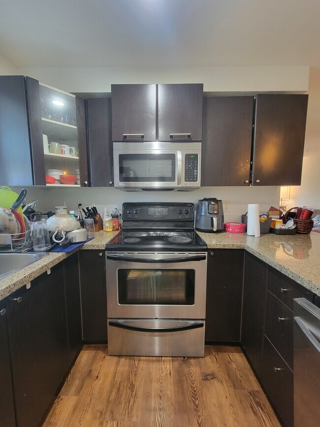 Photo - 5474-5474 198 St