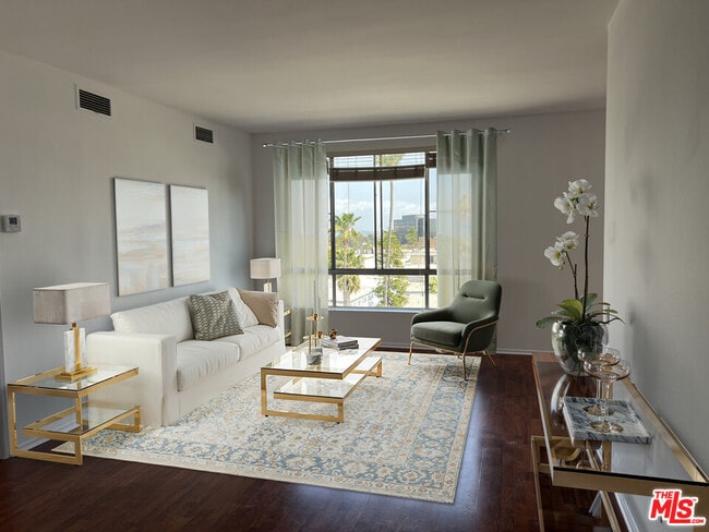 Photo - 622 S Barrington Ave Unidad 504 Rental