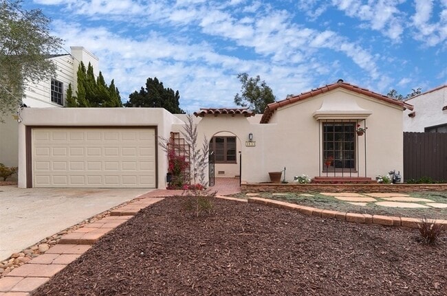 Building Photo - 3 Bedroom 2 Bath Single Story Home