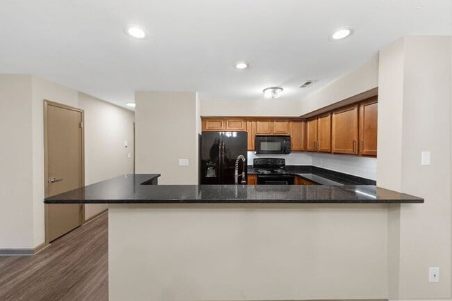 Photo - 1070 University Dr Unit 3