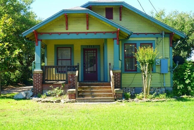 Photo - 1513 W Main St Casa