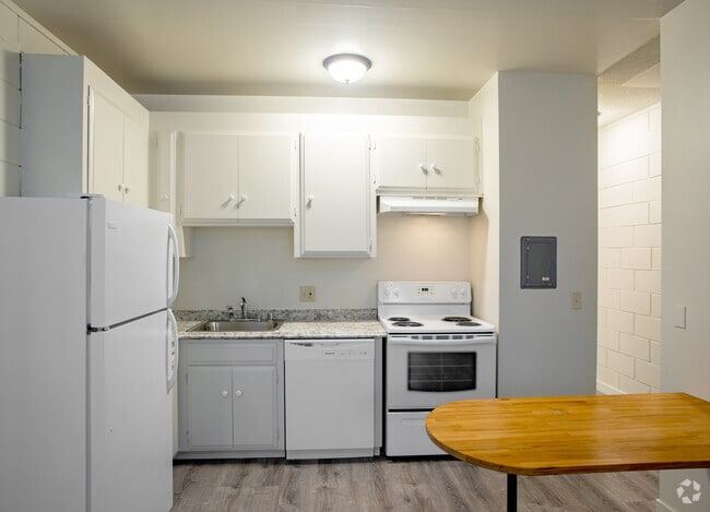 1BR, 1BA - 556SF