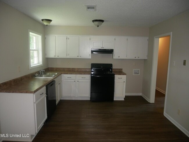 2011 Coral Hills Dr