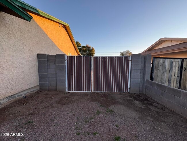 Photo - 551 W 21st Ave