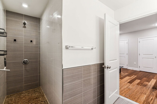 Photo - 1721 Pine St Unit B