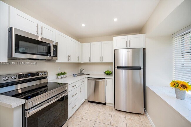 7705 SW 86th St Unit B-114