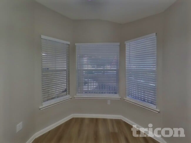 Photo - 6614 Cougar Village