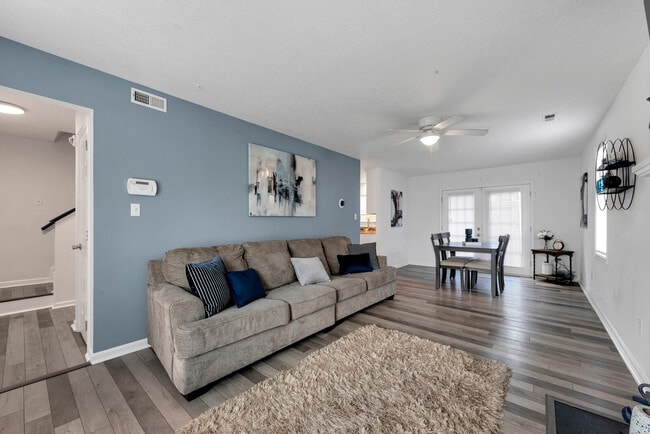 Photo - 633 Dorene Pl