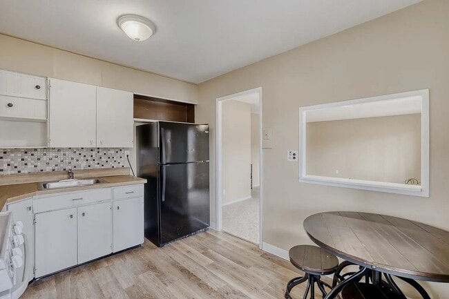 Building Photo - 17 S Bartlett Rd