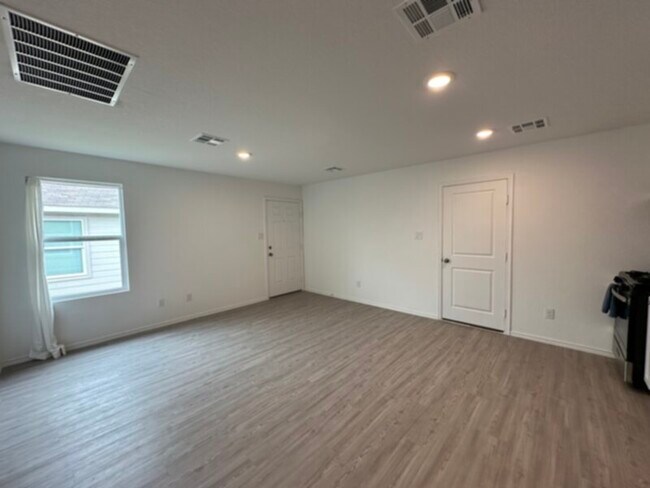 Photo - 7260 Pasture Run