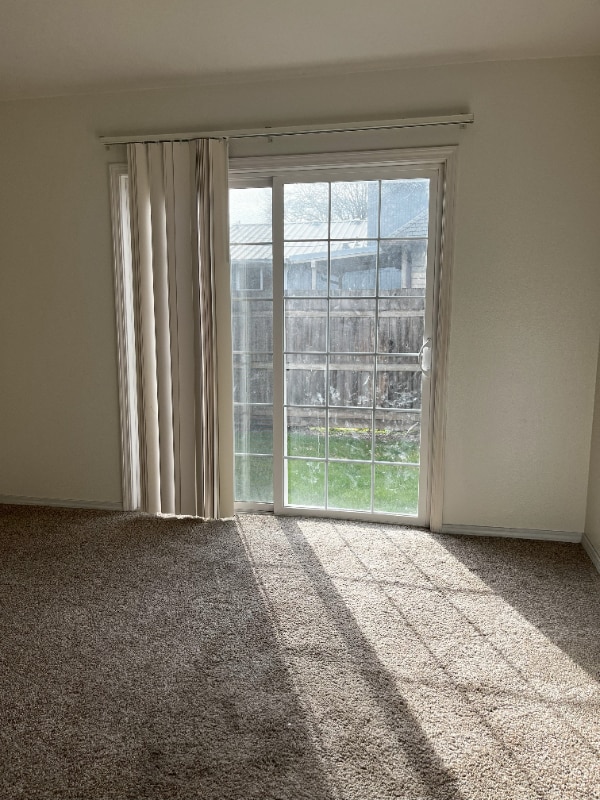 Photo - 298 Powell St E