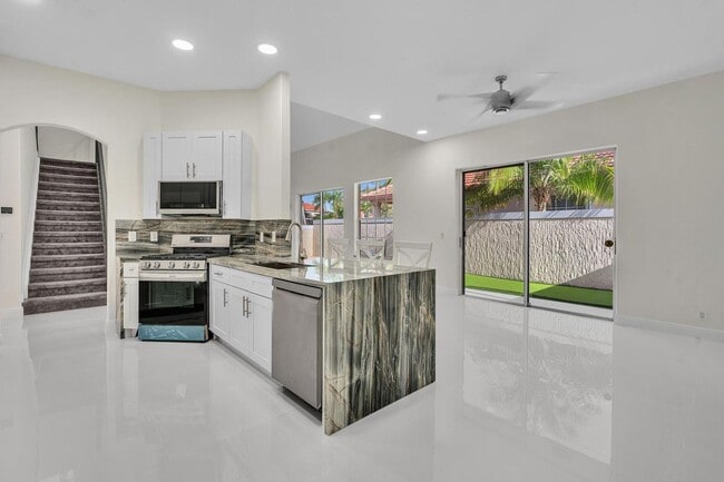 Photo - 36 Monterey Pointe Dr