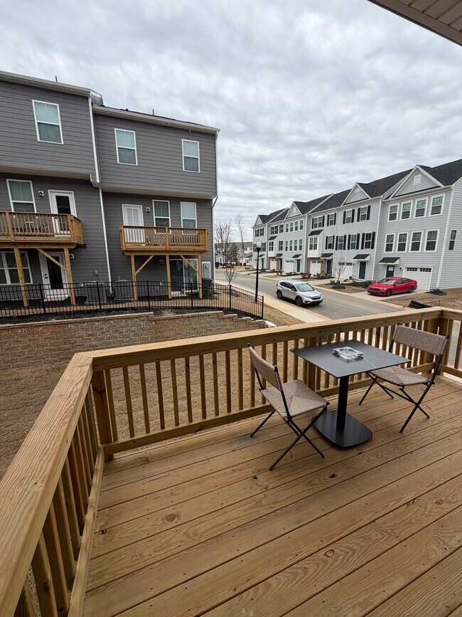 Photo - 2553 Ellen Ave