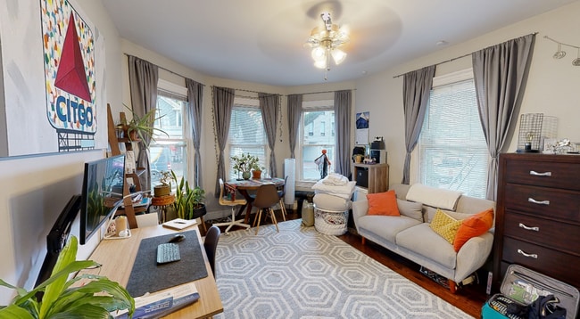 Apt 1 - 167 Hampshire St Unit 1