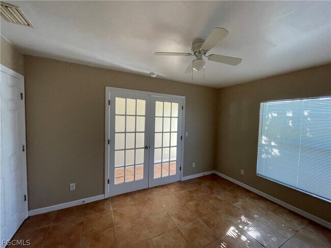 Photo - 621 SE 46th Ter