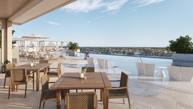 Rooftop Pool - Bimini Square