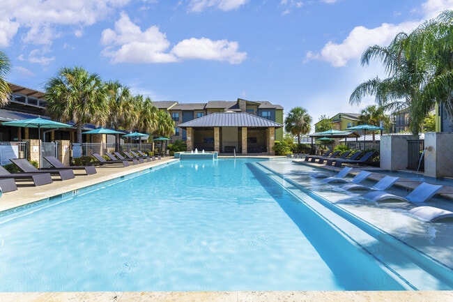 Building Photo - Tacara at Westover Hills