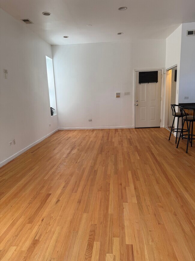 Photo - 3259 W North Ave Unidad 2