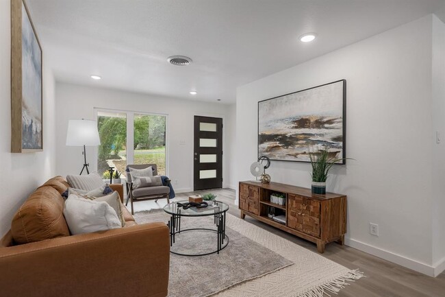 Photo - 3300 Catalina Dr