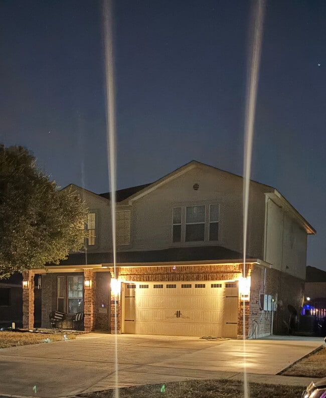 Building Photo - 6208 Melanie Dr Rental