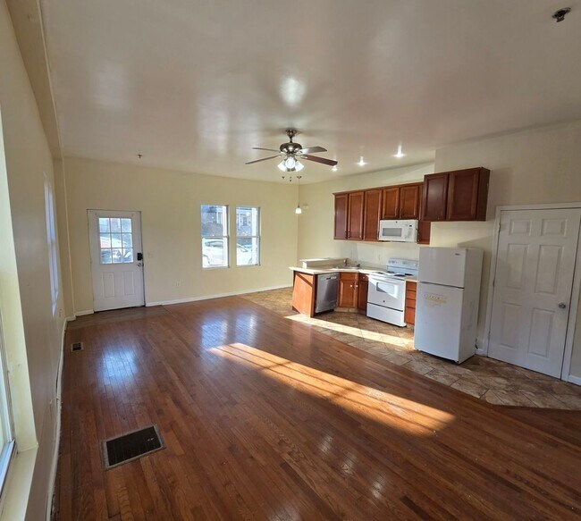 Photo - 545 Prescott Ave Unit 2