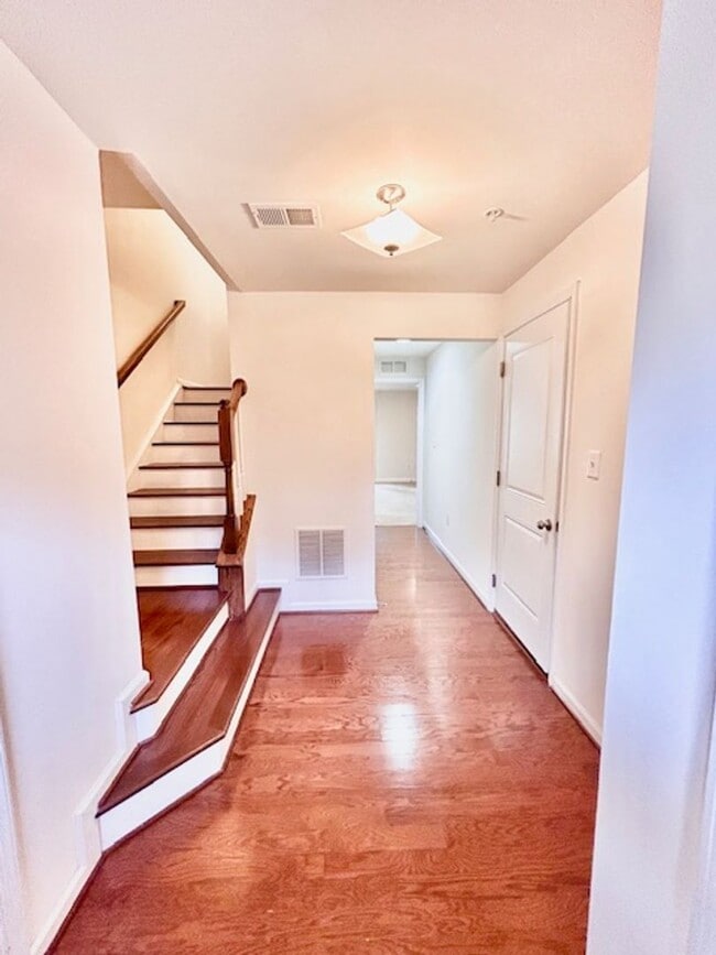 Photo - Welcome to the desirable Howard Square