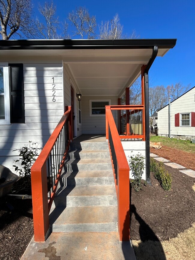 Photo - 1226 Beechview Dr SE