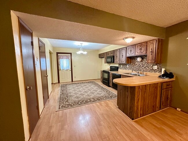 Photo - 3930 Country Club Dr