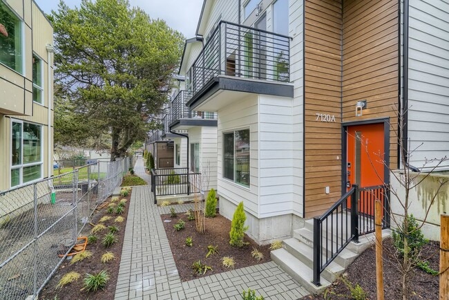 Building Photo - Immaculate Newer Construction - 3 Bed 2 Ba... Rental
