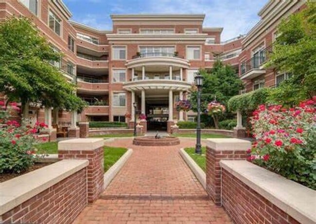 Building Photo - Actons Landing Condo