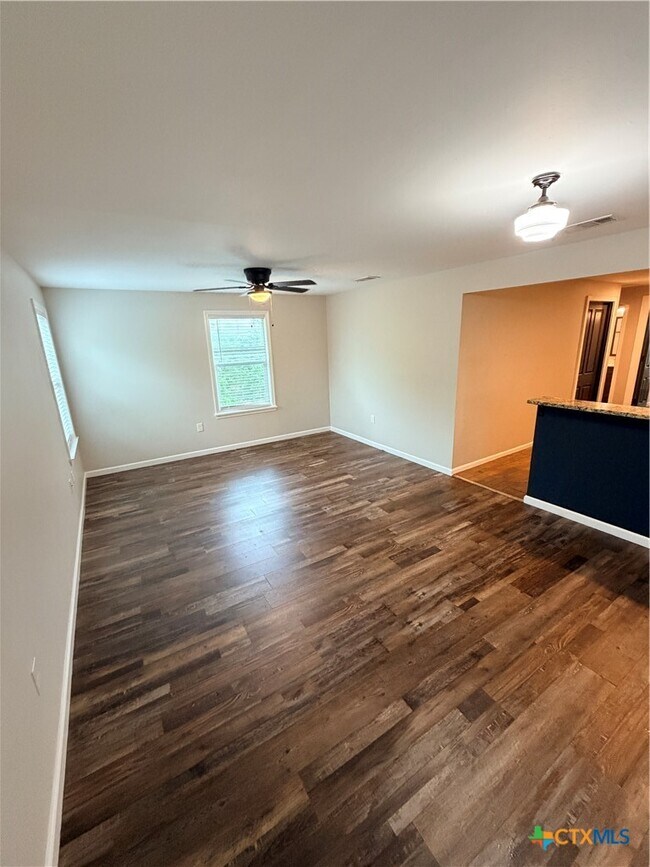 Photo - 1537 Post Rd