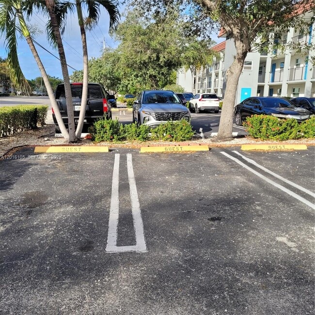 Photo - 8605 W Sample Rd Unidad 111