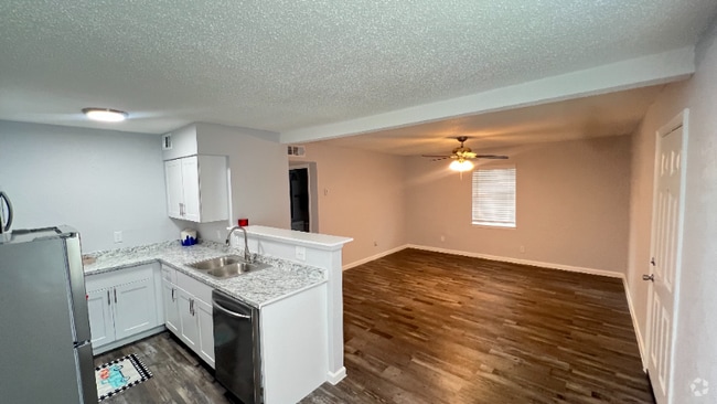 Building Photo - 4620 Miller Ave Unit 253 Rental