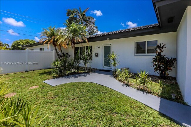 Building Photo - 1110 S 14th Ave Rental