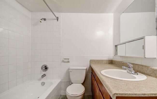 Photo - 545 The West Mall