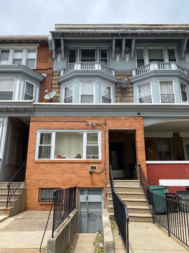 5023 Walnut St Unit 3FL