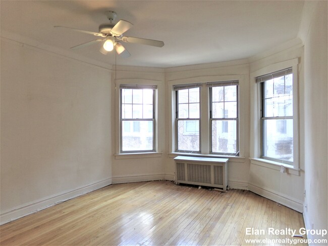 Photo - 1047 W North Shore Ave Condo Unit 2-N
