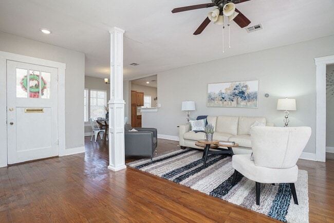 Photo - Charming Alta Vista Bungalow