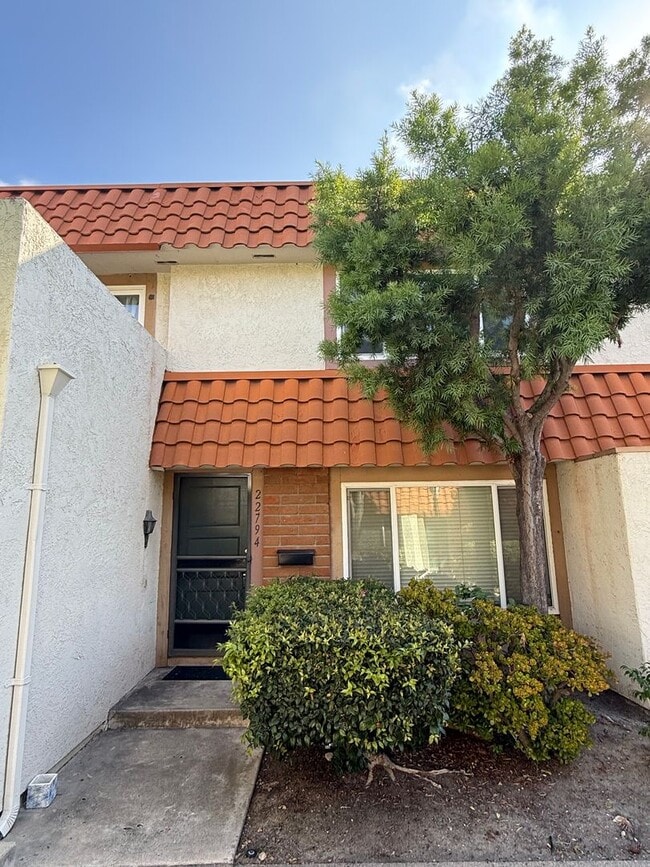 **Coming Soon** Upgraded Lake Forest Condo... - **Coming Soon** Upgraded Lake Forest Condo...