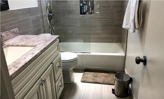 Photo - 807 N Alfred St.