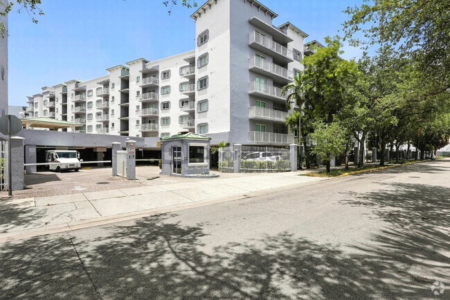Building Photo - 2415 NW 16th Street Rd Unit 203 Rental
