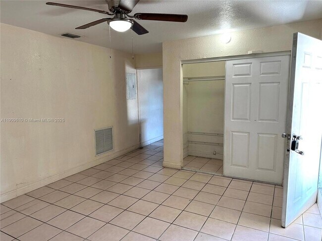 Photo - 4763 NW 3rd St Unidad 2