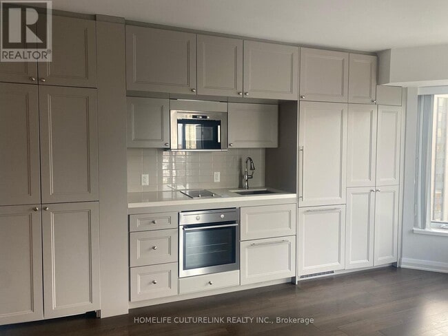 Photo - 155 Yorkville Ave Unit 817