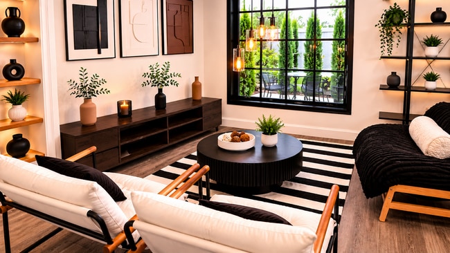 Building Photo - FURNISHED Beautiful Pool Home x Rent in Winter Park Close to Rollins College !