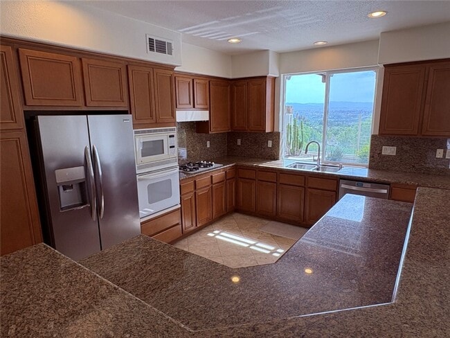 Photo - 24 Country Walk Dr