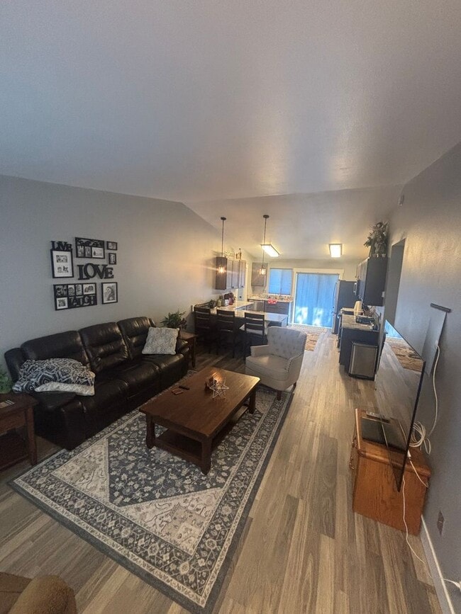 Photo - 722 E Whispering Pines Ln