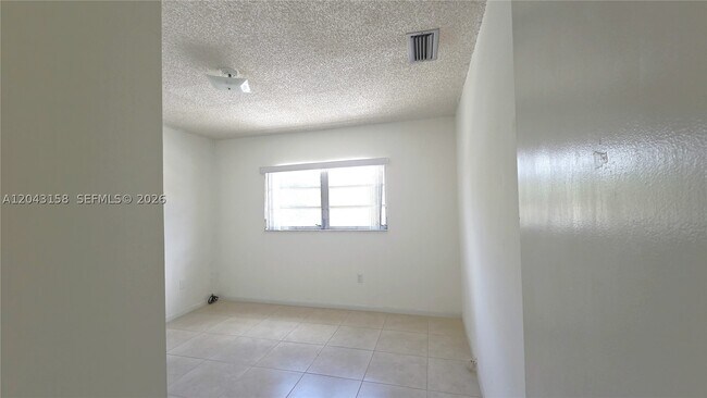 3519 SW 17th St Unit 3519